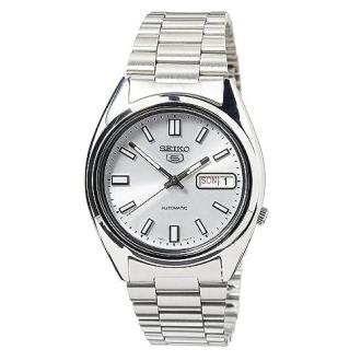 Montre Seiko automatique pour homme avec bracelet en acier et cadran argent, résistante à l'eau et sans pile.