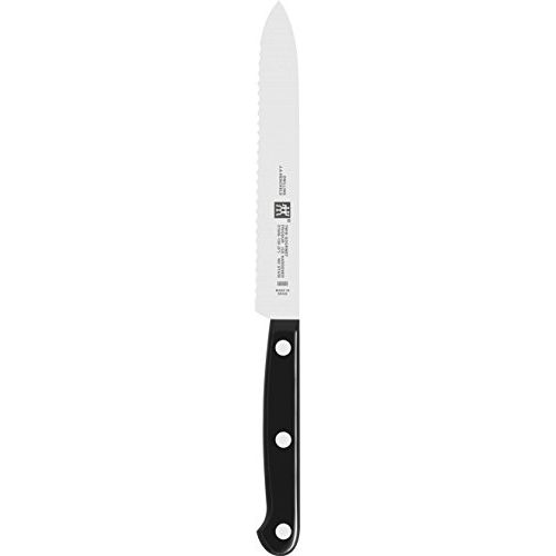 Ensemble de couteaux de chef professionnels ZWILLING présentés dans un bloc en bois