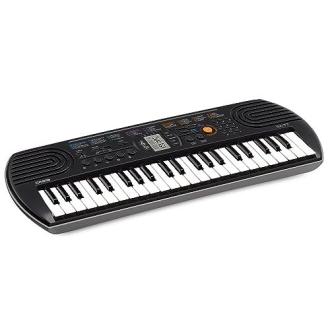 Mini Piano Casio SA-77 pour enfants et adultes, compact et transportable avec multiples fonctions.