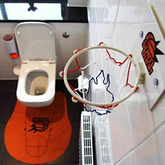 Jeu de basket pour WC avec filet, ballons, tapis et porte-ballon pour rendre les moments aux toilettes amusants et divertissants.