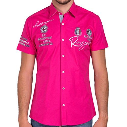 Chemise Redbridge colorée à manches courtes, en coton et élasthanne, élégante et confortable pour hommes soucieux de style et originalité.