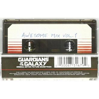 Cassette Awesome Mix des Gardiens de la Galaxie, cadeau nostalgique pour fans de musique des années 70 et cinéma culte.