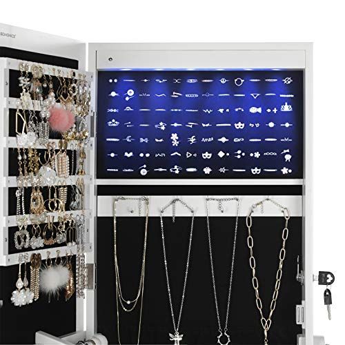 Armoire à bijoux élégante avec miroir et éclairage LED, parfait pour organiser colliers, bagues et bracelets.