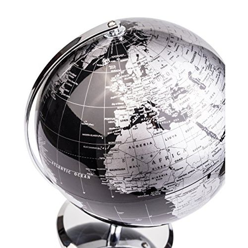 Globe terrestre métallique sur support élégant avec détails géographiques