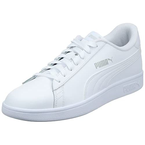 Chaussures Puma Smash V2 : un style épuré, confort optimal, résistance premium pour passionnée de sport