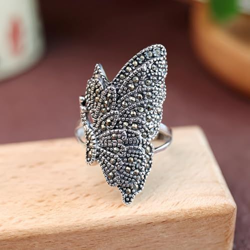 Bague Argent Marcassite pour femme - Design élégant avec cristaux de marcassite et coffret-cadeau luxueux - Idée cadeau parfaite pour les femmes sophistiquées.