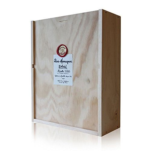 Coffret Armagnac Delord avec deux verres de dégustation en bois élégant pour amateurs d'alcool raffiné