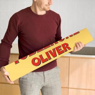 Toblerone géant personnalisé de 80x10,8 cm, chocolat au lait, nougat miel, amandes, cadeau idéal pour anniversaires, fêtes, personnalisable avec message.