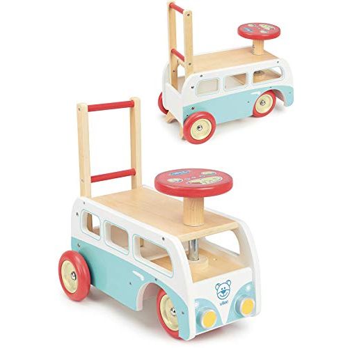 Porteur minibus rétro en bois Vilac pour enfants, design vintage et durable.
