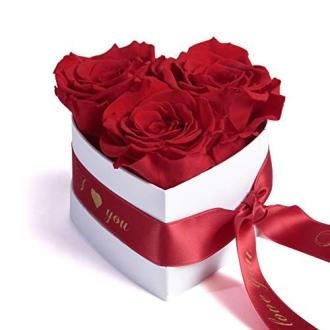 Boîte cœur avec trois roses éternelles rouges et message I Love You doré, cadeau romantique durable.