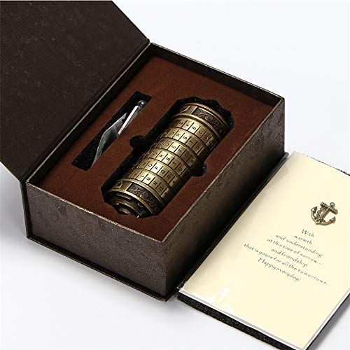 Cryptex élégant inspiré de Léonard de Vinci, offrant mystère et intrigue pour emballer un cadeau personnel ou romantique.