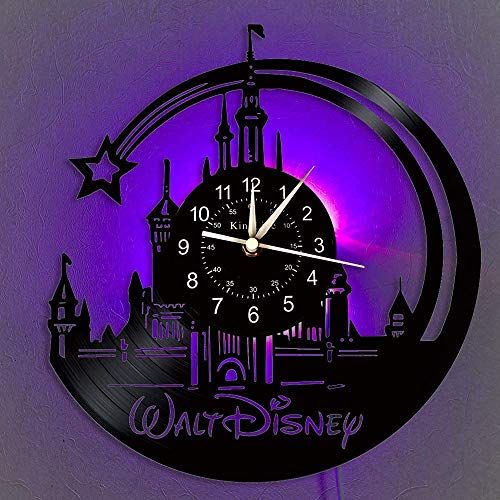Horloge murale Disney avec château illuminé en LED modulables, parfait cadeau déco silencieux pour fans, 30x30 cm, ambiance magique.