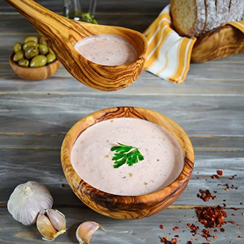 Set de cuillères de cuisine en bois d’olivier, élégant, durable, écoresponsable, parfait cadeau pour amateurs de cuisine, avec design méditerranéen unique.