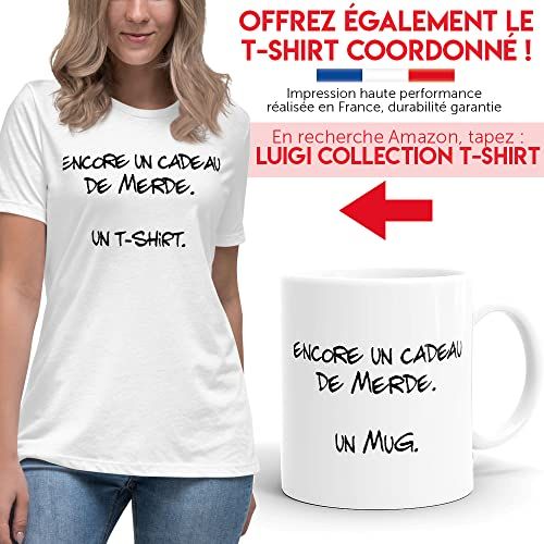 Mug humoristique 'Cadeau de merde' avec message drôle, idéal pour anniversaire ou occasion spéciale, lave-vaisselle et micro-ondes sûrs.