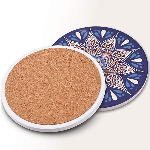 Ensemble de sous-verres en céramique avec motifs mandala et support en métal noir.