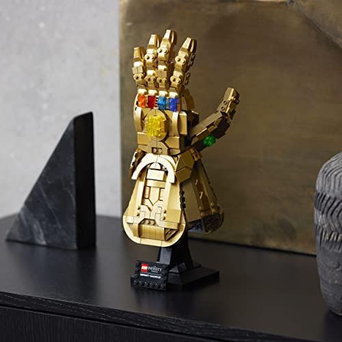 Gant de l'infini de Thanos en Lego avec pierres colorées