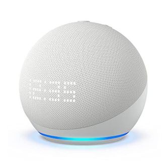 Amazon Echo Dot intelligente avec Alexa répondant à questions et commandes vocales pour la maison connectée