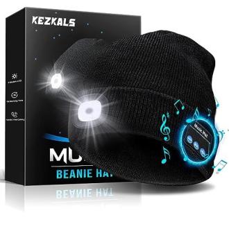 Bonnet connecté Bluetooth avec lampe LED, idéal pour écouter de la musique et prendre des appels en plein air. Cadeau technologique et pratique pour l'hiver.