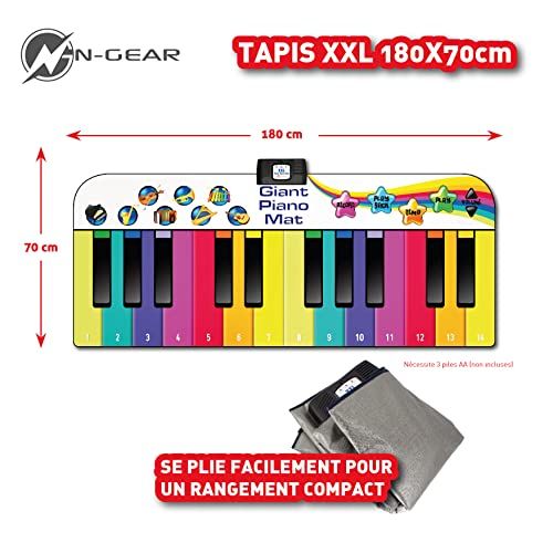 Enfant s'amusant sur piano de sol géant N-Gear coloré et interactif