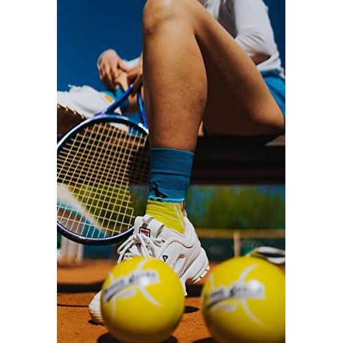 Chaussettes originales pour fans de tennis, motifs joueurs et raquettes, cadeau parfait en boîte balle, confort et style assurés.