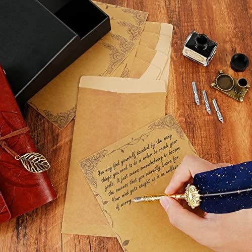 Kit de calligraphie rétro avec stylo plume d'oie et carnet en cuir vintage pour écriture manuscrite élégante.