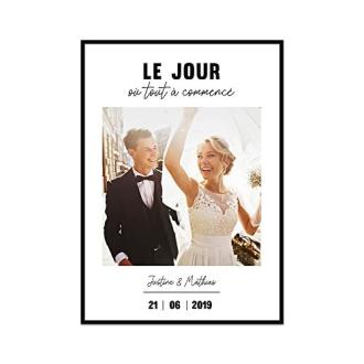 Affiche personnalisée pour couples avec cadre noir, cadeau d'amour sur mesure, immortalisant des moments précieux à travers des images et messages personnalisés.
