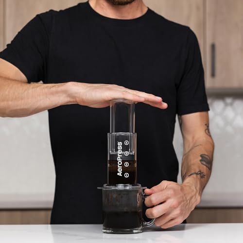 Cafetière nomade Aeropress : café lisse, riche et délicieux, facile à transporter et à utiliser.