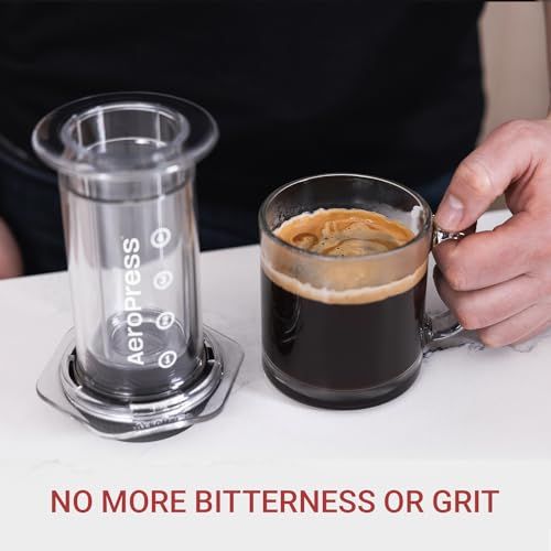 Cafetière nomade Aeropress : café lisse, riche et délicieux, facile à transporter et à utiliser.