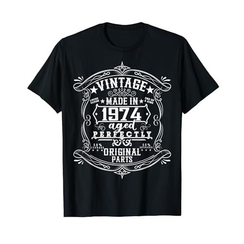 Tee-shirt vintage Made in 1974, cadeau anniversaire humoristique et personnalisé.