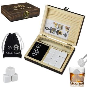 Glaçons à whisky en pierre réutilisables dans boîte vintage en bois, cadeau élégant pour amateurs, préserve goût sans diluer. Ensemble complet avec pince.