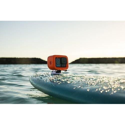 Caméra sport GoPro HERO13, étanche, robuste, pour vidéos et photos d'aventure; cadeau idéal pour amateurs de sensations fortes et haute technologie.