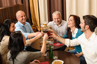 Un apéritif entre copains