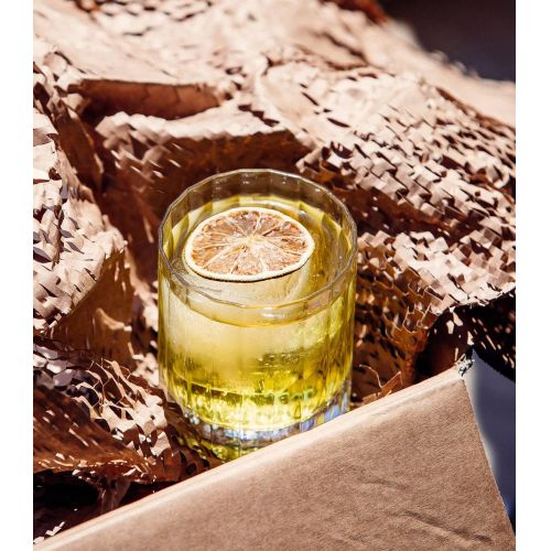 Box kit cocktail avec ingrédients originaux, recettes inédites pour créer déb 10 à 20 cocktails, abonnement flexible, livraison incluse, choix alcools et sans alcool.