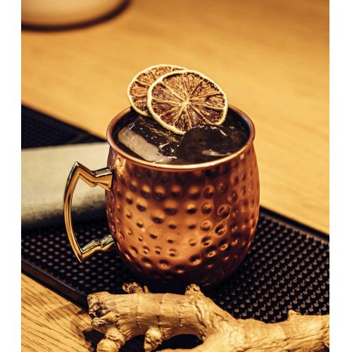 Kit cocktail Moscow Mule, coffret cadeau avec vodka, ginger beer bio, citron vert, agrumes séchés, pour moments festifs et créations originales.