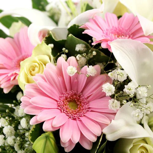Bouquet de mariage de roses et fleurs exotiques colorées