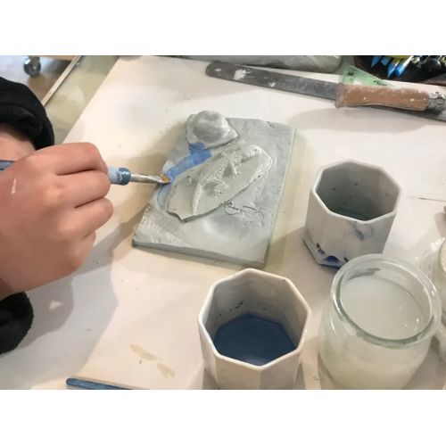Atelier Poterie - Cours de poterie et céramique avec Funbooker - Expérience créative unique - Enseignement par un céramiste professionnel - Tous niveaux.