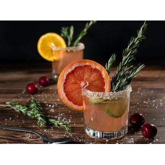 Image d'un atelier de cocktails et mixologie, idée cadeau unique pour découverte gustative et partage convivial en créant des boissons personnalisées.