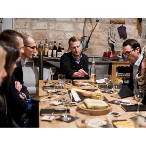 Atelier de dégustation vin et fromage : expérience gourmande et découverte des accords vins et fromages.