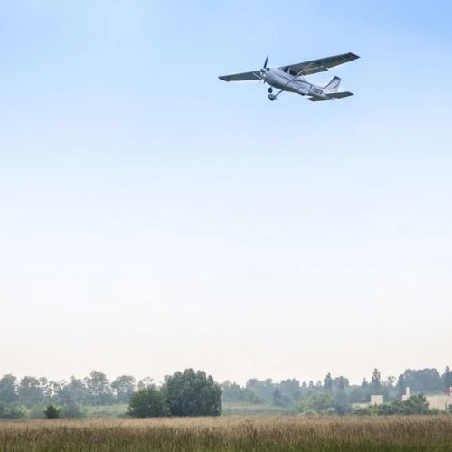 Initiation pilotage avion, cadeau unique, paysages époustouflants, expérience mémorable, vol panoramique, rêve aviation, découverte aérienne, émotions fortes, aventure accessible.