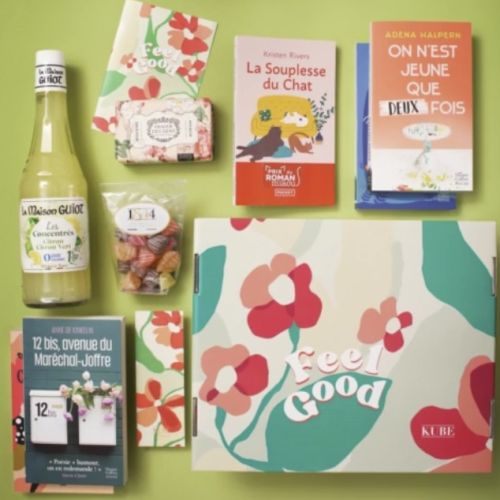 Box de livres Feel Good Kube avec 5 livres, bonbons, thés et savons, pour des moments de détente et de bonheur