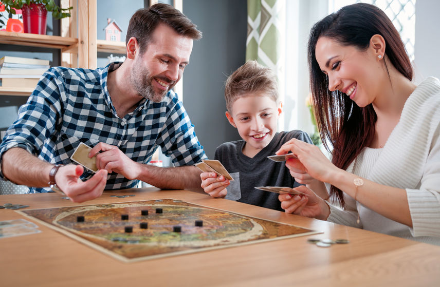 Huit idées de jeux de société à faire entre amis ou en famille qui