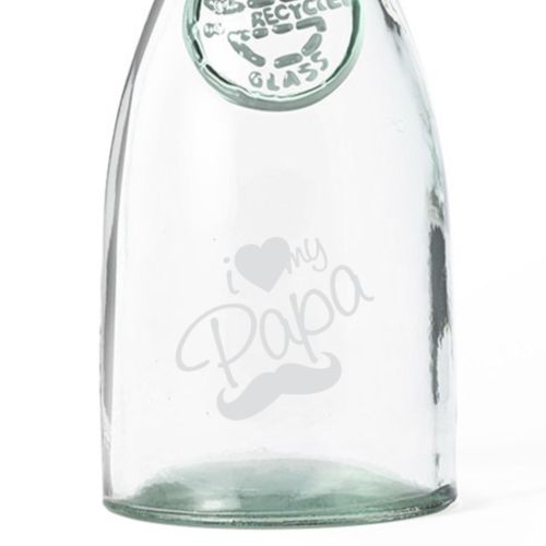 Carafe bistrot personnalisée en verre recyclé, gravée au laser, élégante et écologique, idéale pour cadeau. Fabrication européenne, parfait pour toutes occasions.