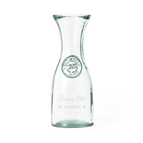 Carafe bistrot personnalisée en verre recyclé, gravée au laser, élégante et écologique, idéale pour cadeau. Fabrication européenne, parfait pour toutes occasions.