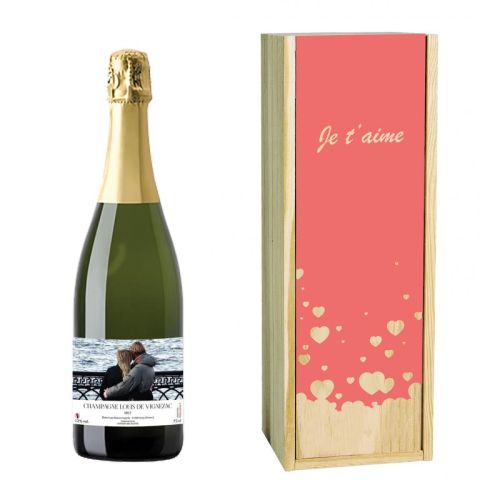 Coffret en bois avec bouteille de champagne personnalisée, idéal pour cadeau d'anniversaire, mariage ou Saint-Valentin. Expérience unique à partager.