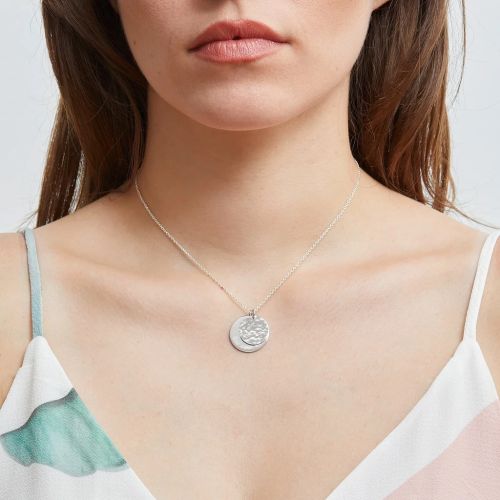 Collier argent personnalisé avec médaille martelée et gravure