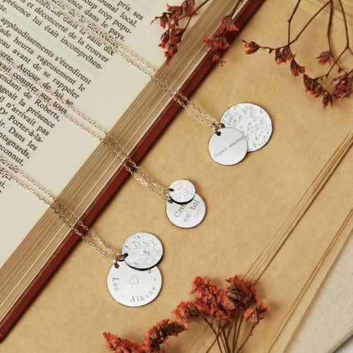 Collier argent personnalisé avec médaille martelée et gravure