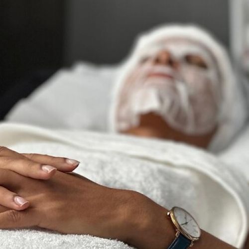 Coffret cadeau week-end bien-être dans hôtels de luxe France avec soin spa.