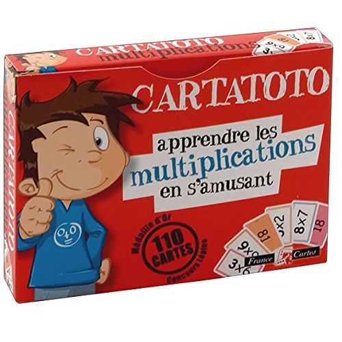 Enfants jouant avec Cartatoto Multiplications, apprenant les mathématiques en s'amusant.