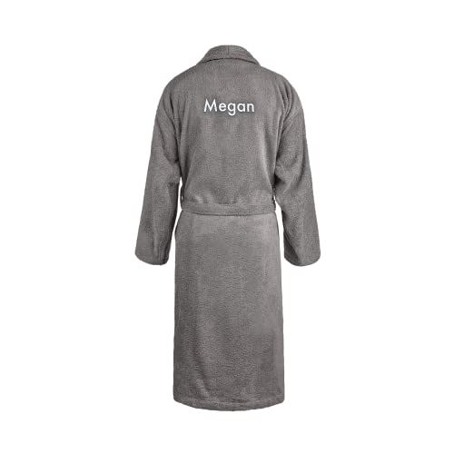 Peignoir personnalisé élégant et confortable pour femme de 50 ans, cadeau cocooning parfait après la douche.